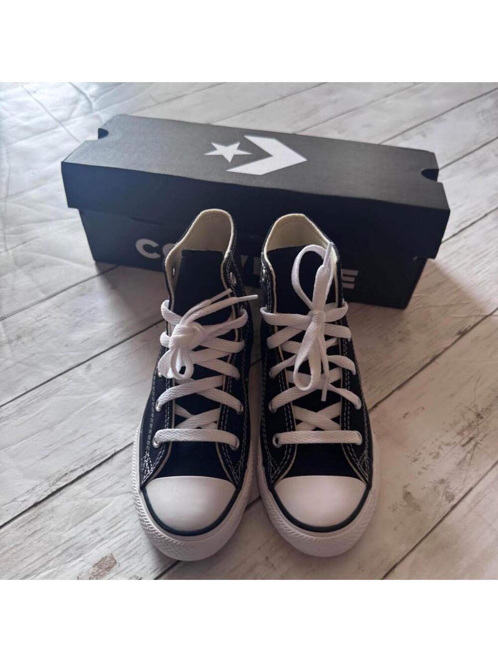 New Converse Chuck Taylor High Top Black Youth Size 1 With Box
